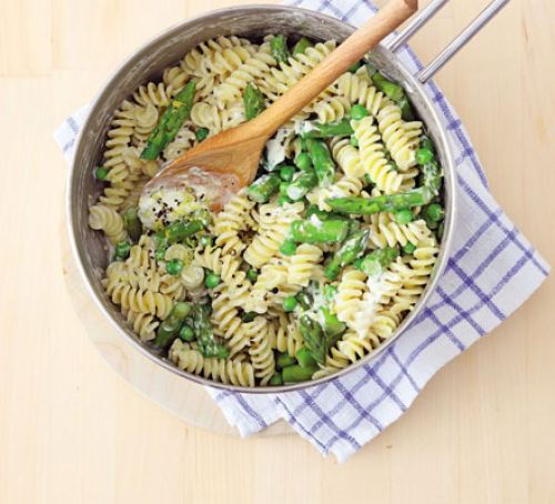 https://www.bbcgoodfood.com/recipes/creamy-pasta-asparagus-peas