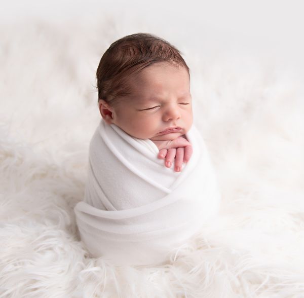 simple white newborn photos
