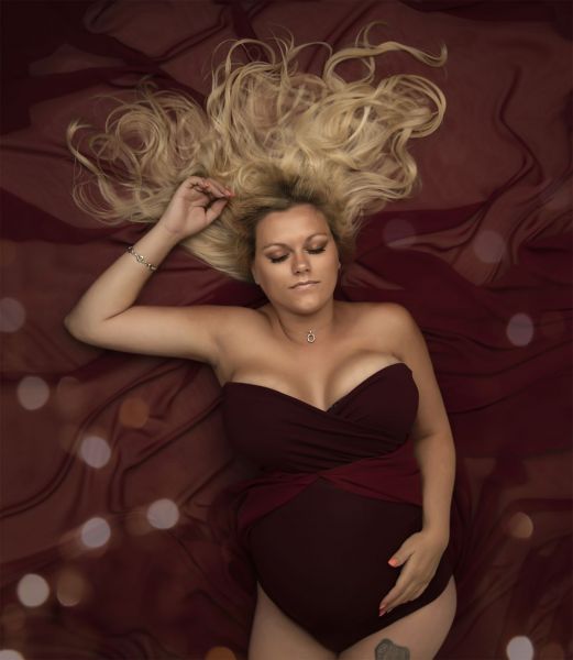 sexy maternity photography session
